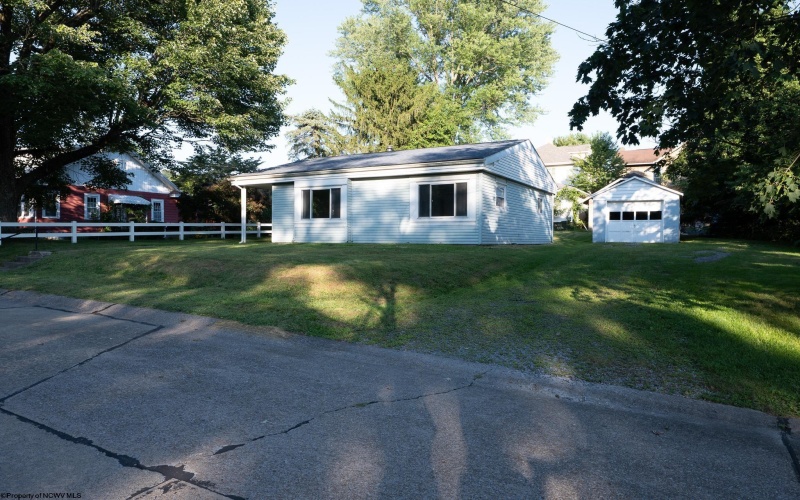 645 Callen Avenue, Morgantown, West Virginia 26501, 2 Bedrooms Bedrooms, 5 Rooms Rooms,1 BathroomBathrooms,Single Family Detached,For Sale,Callen,10161124
