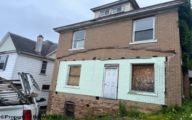 603 7th Street, Fairmont, West Virginia 26554, 4 Bedrooms Bedrooms, 8 Rooms Rooms,1 BathroomBathrooms,Single Family Detached,For Sale,7th,10161107