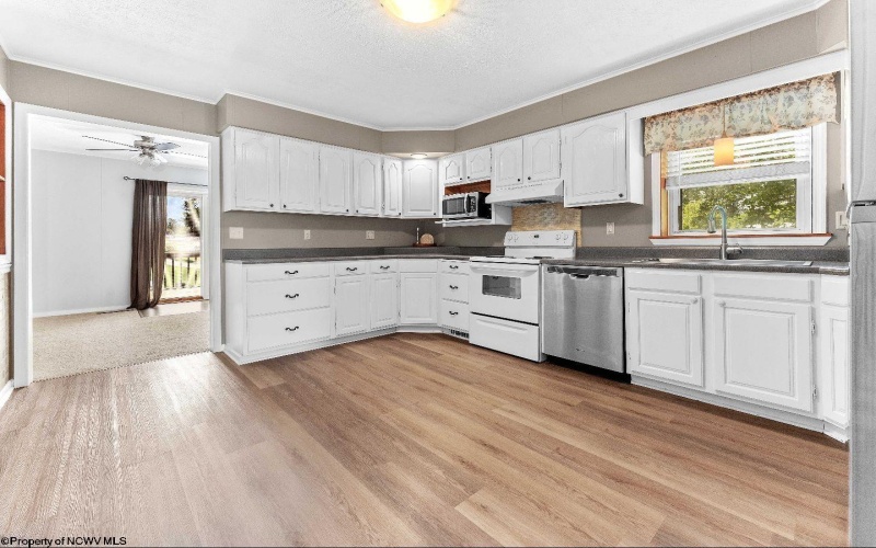 1539 Long Hollow Road, Masontown, West Virginia 26542, 2 Bedrooms Bedrooms, 7 Rooms Rooms,1 BathroomBathrooms,Single Family Detached,For Sale,Long Hollow,10161111