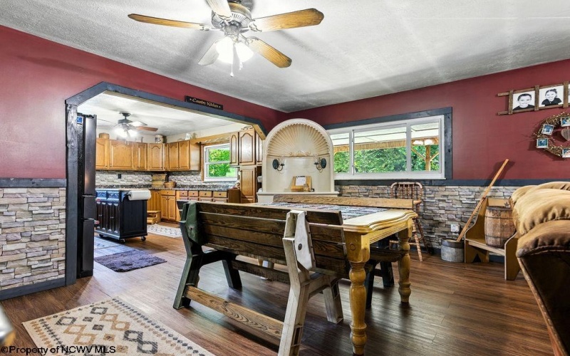 650 Sam Cavins Road, West Union, West Virginia 26456, 3 Bedrooms Bedrooms, 7 Rooms Rooms,3 BathroomsBathrooms,Single Family Detached,For Sale,Sam Cavins,10161112