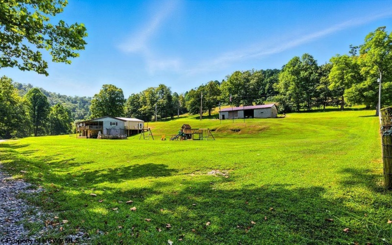 650 Sam Cavins Road, West Union, West Virginia 26456, 3 Bedrooms Bedrooms, 7 Rooms Rooms,3 BathroomsBathrooms,Single Family Detached,For Sale,Sam Cavins,10161112