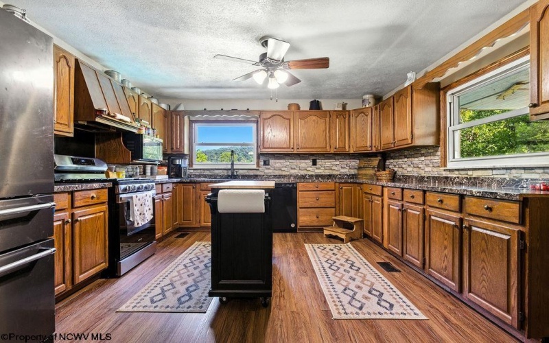 650 Sam Cavins Road, West Union, West Virginia 26456, 3 Bedrooms Bedrooms, 7 Rooms Rooms,3 BathroomsBathrooms,Single Family Detached,For Sale,Sam Cavins,10161112