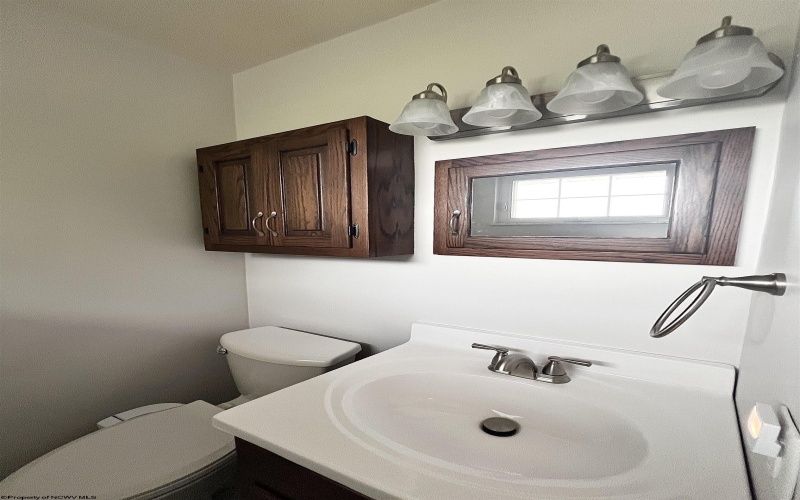 111 Golf Drive, Fairmont, West Virginia 26554, 4 Bedrooms Bedrooms, 9 Rooms Rooms,2 BathroomsBathrooms,Single Family Detached,For Sale,Golf,10161110