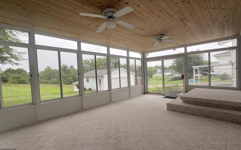 111 Golf Drive, Fairmont, West Virginia 26554, 4 Bedrooms Bedrooms, 9 Rooms Rooms,2 BathroomsBathrooms,Single Family Detached,For Sale,Golf,10161110