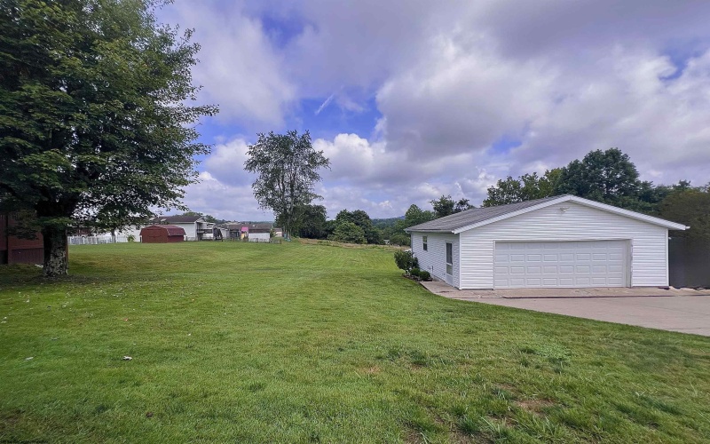 111 Golf Drive, Fairmont, West Virginia 26554, 4 Bedrooms Bedrooms, 9 Rooms Rooms,2 BathroomsBathrooms,Single Family Detached,For Sale,Golf,10161110