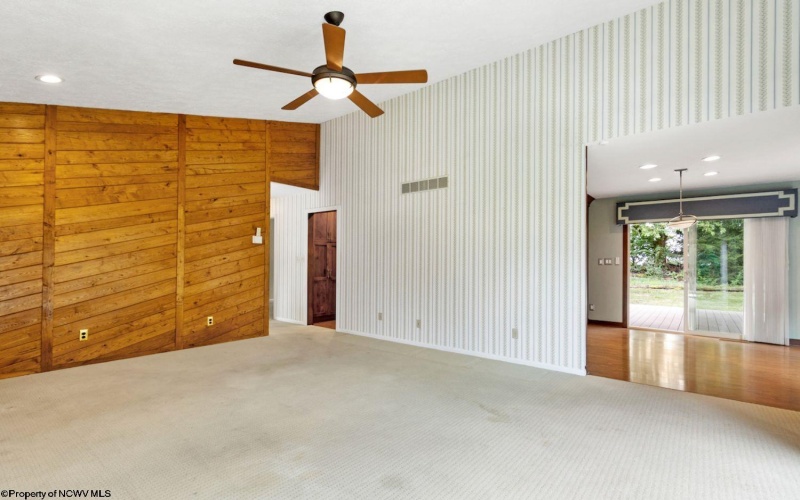22 Cedarwood Drive, Morgantown, West Virginia 26505, 4 Bedrooms Bedrooms, 6 Rooms Rooms,3 BathroomsBathrooms,Single Family Detached,For Sale,Cedarwood,10161115