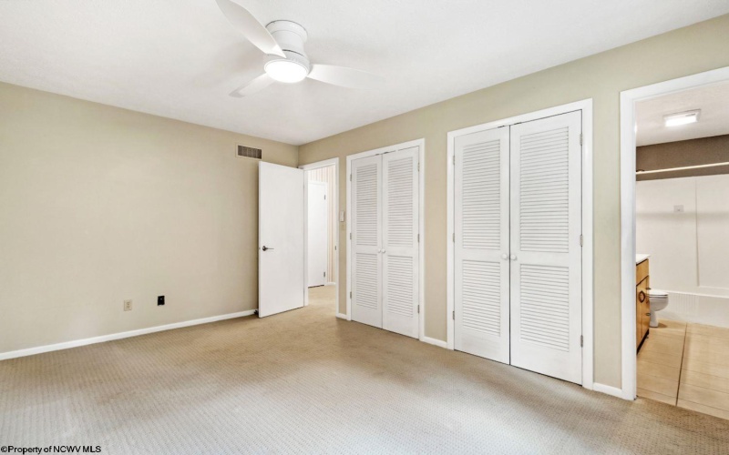 22 Cedarwood Drive, Morgantown, West Virginia 26505, 4 Bedrooms Bedrooms, 6 Rooms Rooms,3 BathroomsBathrooms,Single Family Detached,For Sale,Cedarwood,10161115