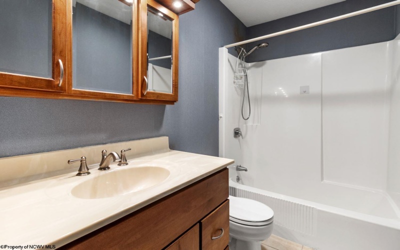 22 Cedarwood Drive, Morgantown, West Virginia 26505, 4 Bedrooms Bedrooms, 6 Rooms Rooms,3 BathroomsBathrooms,Single Family Detached,For Sale,Cedarwood,10161115