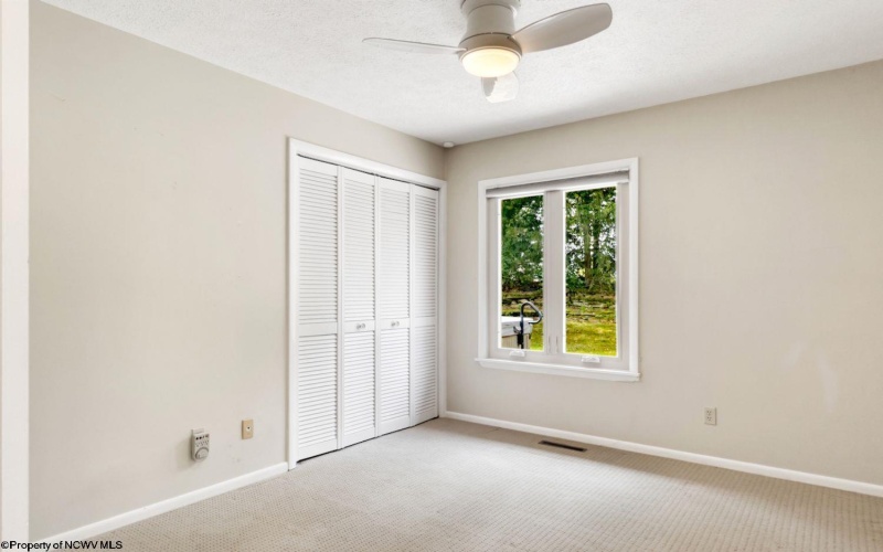22 Cedarwood Drive, Morgantown, West Virginia 26505, 4 Bedrooms Bedrooms, 6 Rooms Rooms,3 BathroomsBathrooms,Single Family Detached,For Sale,Cedarwood,10161115