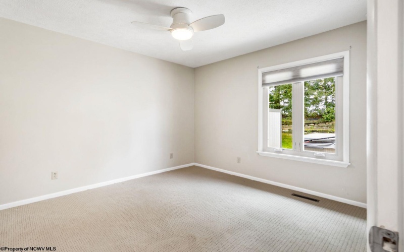 22 Cedarwood Drive, Morgantown, West Virginia 26505, 4 Bedrooms Bedrooms, 6 Rooms Rooms,3 BathroomsBathrooms,Single Family Detached,For Sale,Cedarwood,10161115