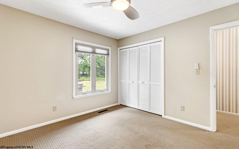 22 Cedarwood Drive, Morgantown, West Virginia 26505, 4 Bedrooms Bedrooms, 6 Rooms Rooms,3 BathroomsBathrooms,Single Family Detached,For Sale,Cedarwood,10161115