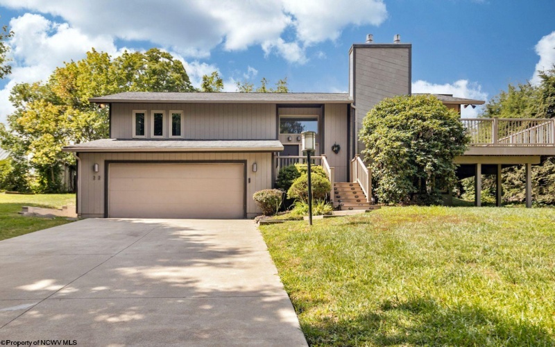 22 Cedarwood Drive, Morgantown, West Virginia 26505, 4 Bedrooms Bedrooms, 6 Rooms Rooms,3 BathroomsBathrooms,Single Family Detached,For Sale,Cedarwood,10161115