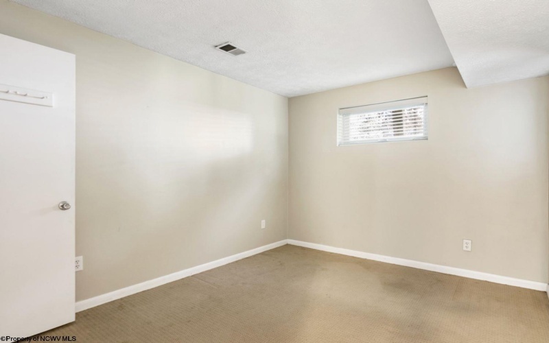 22 Cedarwood Drive, Morgantown, West Virginia 26505, 4 Bedrooms Bedrooms, 6 Rooms Rooms,3 BathroomsBathrooms,Single Family Detached,For Sale,Cedarwood,10161115