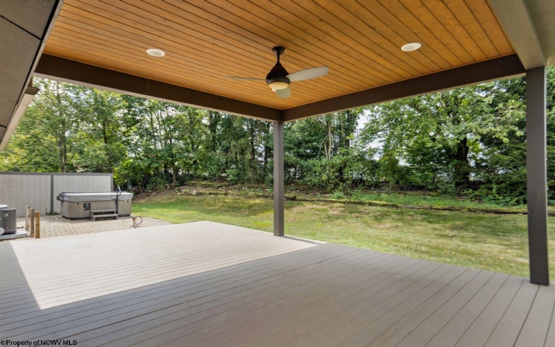 22 Cedarwood Drive, Morgantown, West Virginia 26505, 4 Bedrooms Bedrooms, 6 Rooms Rooms,3 BathroomsBathrooms,Single Family Detached,For Sale,Cedarwood,10161115