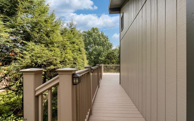 22 Cedarwood Drive, Morgantown, West Virginia 26505, 4 Bedrooms Bedrooms, 6 Rooms Rooms,3 BathroomsBathrooms,Single Family Detached,For Sale,Cedarwood,10161115