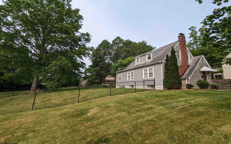 1232 Lions Avenue, Morgantown, West Virginia 26505, 3 Bedrooms Bedrooms, 6 Rooms Rooms,2 BathroomsBathrooms,Single Family Detached,For Sale,Lions,10161116