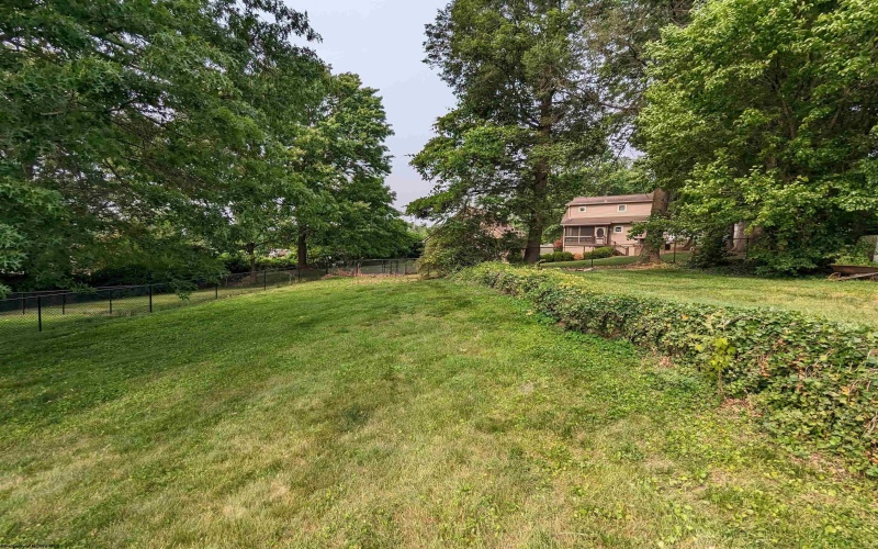 1232 Lions Avenue, Morgantown, West Virginia 26505, 3 Bedrooms Bedrooms, 6 Rooms Rooms,2 BathroomsBathrooms,Single Family Detached,For Sale,Lions,10161116