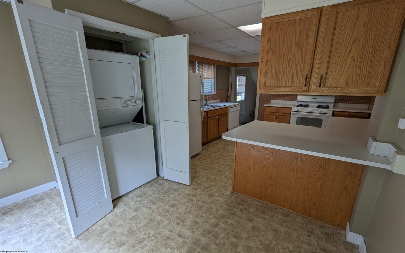 1232 Lions Avenue, Morgantown, West Virginia 26505, 3 Bedrooms Bedrooms, 6 Rooms Rooms,2 BathroomsBathrooms,Single Family Detached,For Sale,Lions,10161116