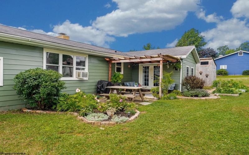 215 10th Street, Oakland, Maryland 21550, 3 Bedrooms Bedrooms, 10 Rooms Rooms,1 BathroomBathrooms,Single Family Detached,For Sale,10th,10161122