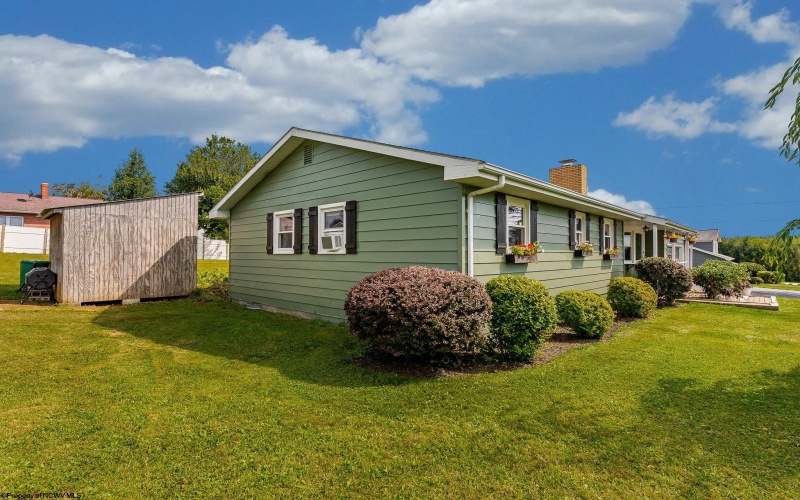 215 10th Street, Oakland, Maryland 21550, 3 Bedrooms Bedrooms, 10 Rooms Rooms,1 BathroomBathrooms,Single Family Detached,For Sale,10th,10161122