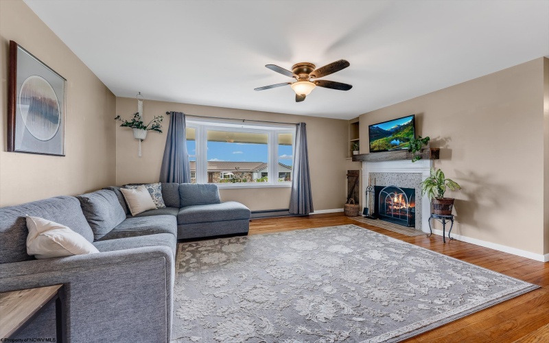 215 10th Street, Oakland, Maryland 21550, 3 Bedrooms Bedrooms, 10 Rooms Rooms,1 BathroomBathrooms,Single Family Detached,For Sale,10th,10161122