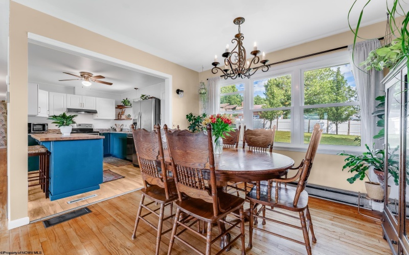 215 10th Street, Oakland, Maryland 21550, 3 Bedrooms Bedrooms, 10 Rooms Rooms,1 BathroomBathrooms,Single Family Detached,For Sale,10th,10161122