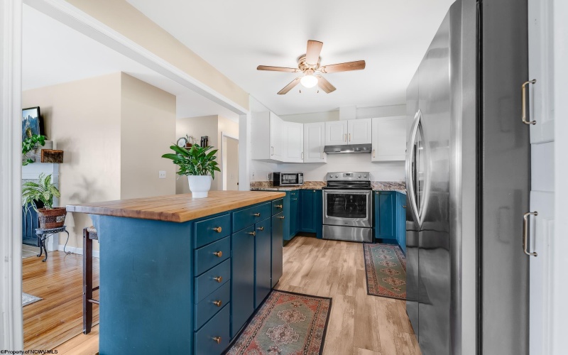 215 10th Street, Oakland, Maryland 21550, 3 Bedrooms Bedrooms, 10 Rooms Rooms,1 BathroomBathrooms,Single Family Detached,For Sale,10th,10161122