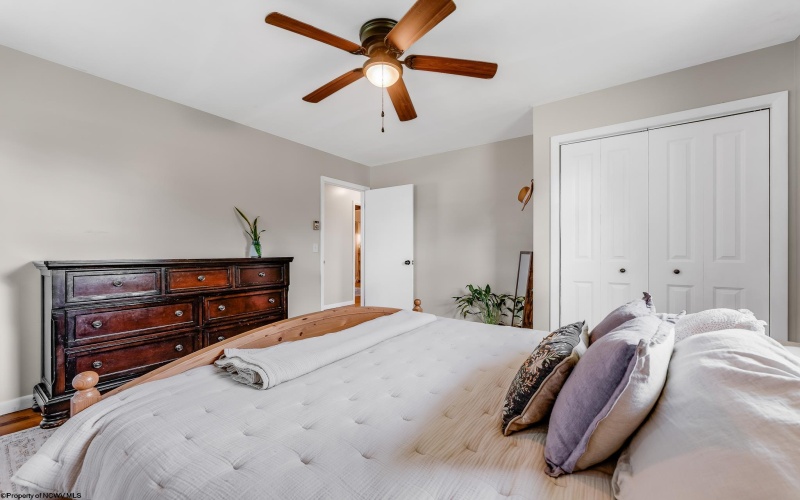 215 10th Street, Oakland, Maryland 21550, 3 Bedrooms Bedrooms, 10 Rooms Rooms,1 BathroomBathrooms,Single Family Detached,For Sale,10th,10161122
