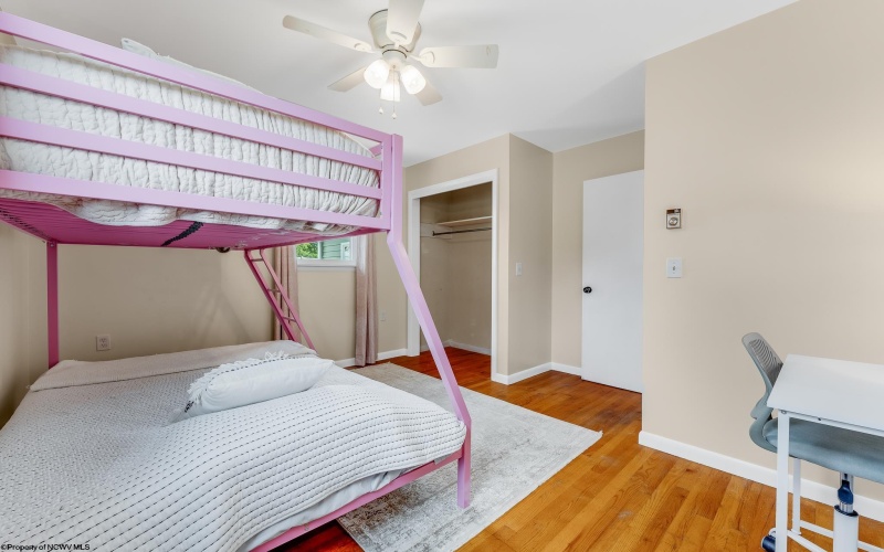 215 10th Street, Oakland, Maryland 21550, 3 Bedrooms Bedrooms, 10 Rooms Rooms,1 BathroomBathrooms,Single Family Detached,For Sale,10th,10161122