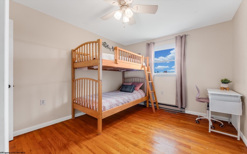 215 10th Street, Oakland, Maryland 21550, 3 Bedrooms Bedrooms, 10 Rooms Rooms,1 BathroomBathrooms,Single Family Detached,For Sale,10th,10161122
