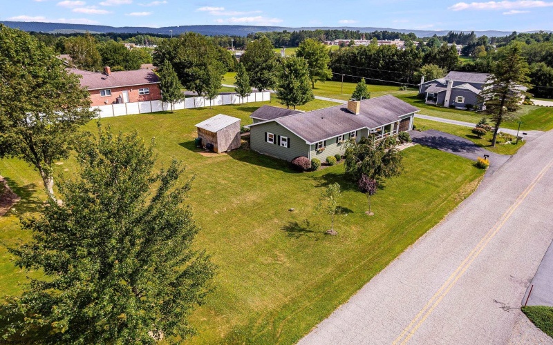 215 10th Street, Oakland, Maryland 21550, 3 Bedrooms Bedrooms, 10 Rooms Rooms,1 BathroomBathrooms,Single Family Detached,For Sale,10th,10161122