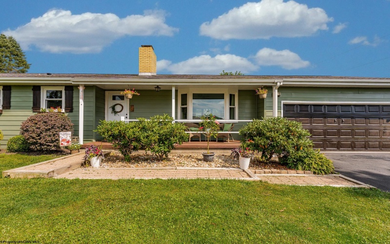 215 10th Street, Oakland, Maryland 21550, 3 Bedrooms Bedrooms, 10 Rooms Rooms,1 BathroomBathrooms,Single Family Detached,For Sale,10th,10161122