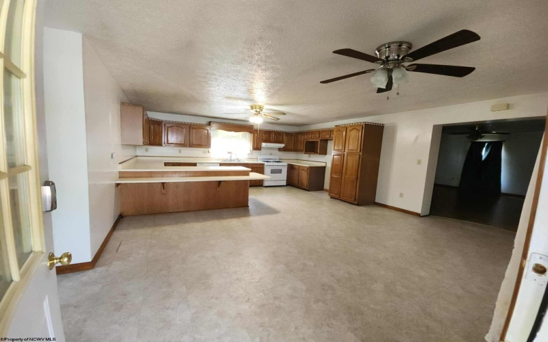 70 Winding Lane Road, Volga, West Virginia 26238, 3 Bedrooms Bedrooms, 6 Rooms Rooms,2 BathroomsBathrooms,Single Family Detached,For Sale,Winding Lane,10161117