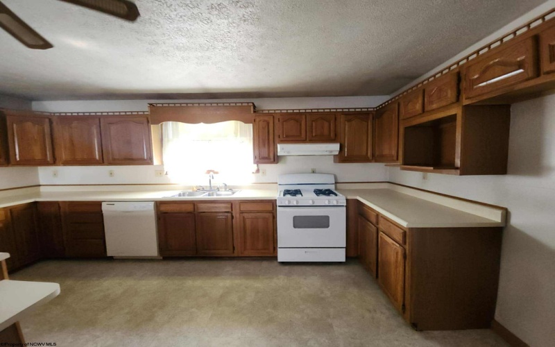 70 Winding Lane Road, Volga, West Virginia 26238, 3 Bedrooms Bedrooms, 6 Rooms Rooms,2 BathroomsBathrooms,Single Family Detached,For Sale,Winding Lane,10161117