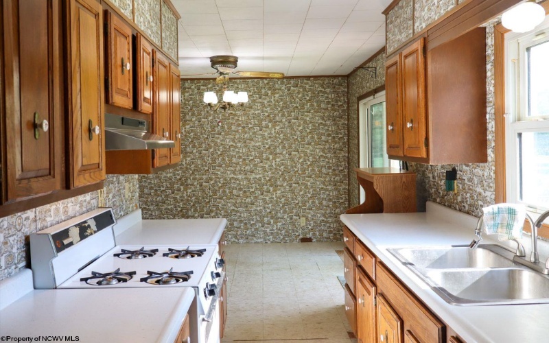 88 Piney Fork Road, Pine Grove, West Virginia 26419, 3 Bedrooms Bedrooms, 8 Rooms Rooms,2 BathroomsBathrooms,Single Family Detached,For Sale,Piney Fork,10161120
