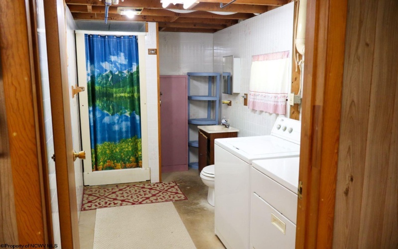 88 Piney Fork Road, Pine Grove, West Virginia 26419, 3 Bedrooms Bedrooms, 8 Rooms Rooms,2 BathroomsBathrooms,Single Family Detached,For Sale,Piney Fork,10161120