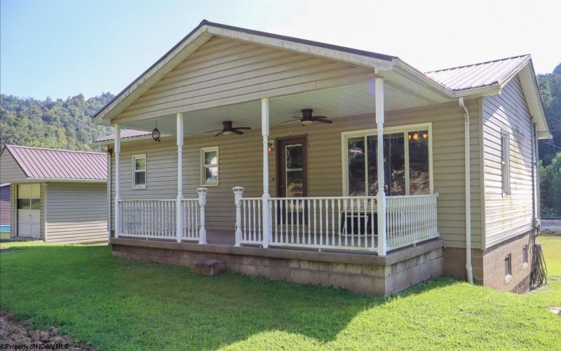 88 Piney Fork Road, Pine Grove, West Virginia 26419, 3 Bedrooms Bedrooms, 8 Rooms Rooms,2 BathroomsBathrooms,Single Family Detached,For Sale,Piney Fork,10161120