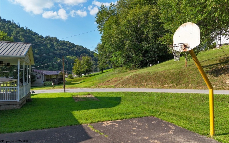 88 Piney Fork Road, Pine Grove, West Virginia 26419, 3 Bedrooms Bedrooms, 8 Rooms Rooms,2 BathroomsBathrooms,Single Family Detached,For Sale,Piney Fork,10161120