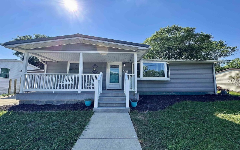 122 Parkview Drive, Westover, West Virginia 26501, 3 Bedrooms Bedrooms, 6 Rooms Rooms,1 BathroomBathrooms,Single Family Detached,For Sale,Parkview,10161128