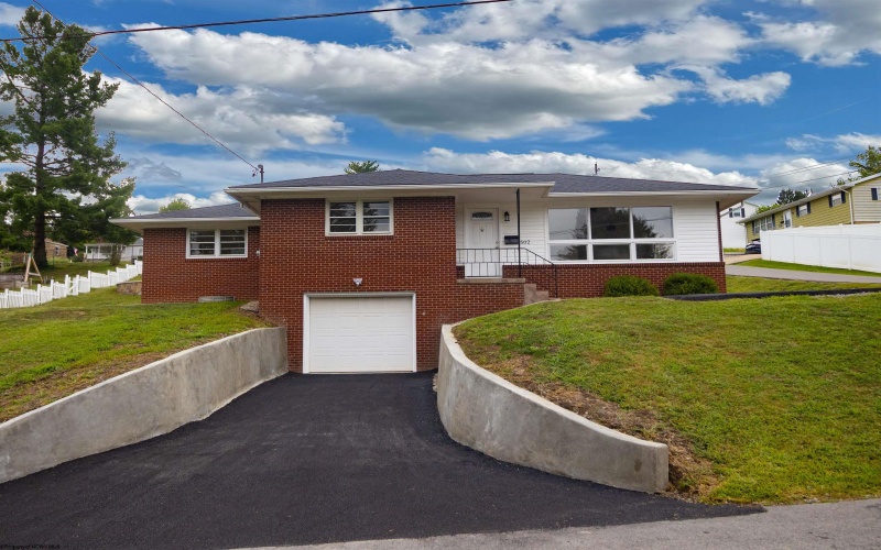 502 Stout Street, Bridgeport, West Virginia 26330, 3 Bedrooms Bedrooms, 6 Rooms Rooms,1 BathroomBathrooms,Single Family Detached,For Sale,Stout,10161130