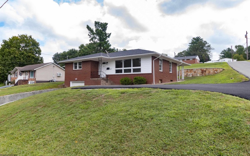 502 Stout Street, Bridgeport, West Virginia 26330, 3 Bedrooms Bedrooms, 6 Rooms Rooms,1 BathroomBathrooms,Single Family Detached,For Sale,Stout,10161130