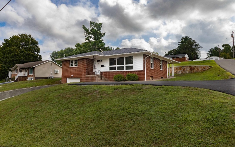 502 Stout Street, Bridgeport, West Virginia 26330, 3 Bedrooms Bedrooms, 6 Rooms Rooms,1 BathroomBathrooms,Single Family Detached,For Sale,Stout,10161130
