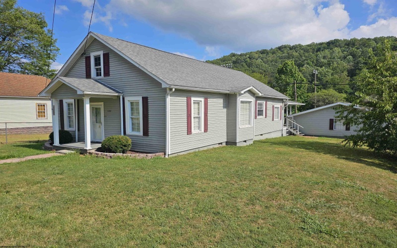 1468 Main Street, Salem, West Virginia 26426, 2 Bedrooms Bedrooms, 7 Rooms Rooms,2 BathroomsBathrooms,Single Family Detached,For Sale,Main,10161147