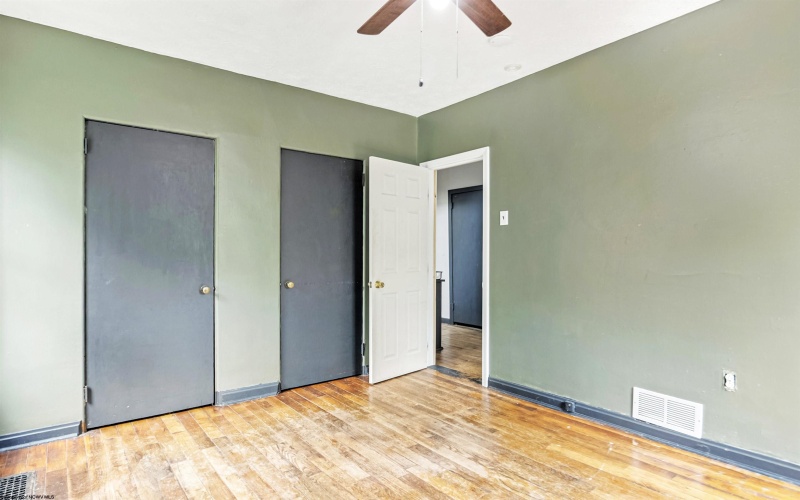644 Eighth Street, Morgantown, West Virginia 26504, ,Multi-unit/income,For Sale,Eighth,10161141