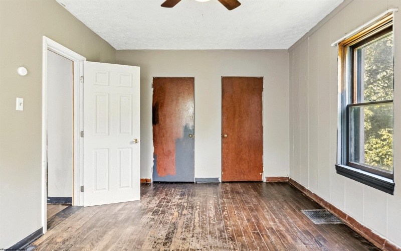 644 Eighth Street, Morgantown, West Virginia 26504, ,Multi-unit/income,For Sale,Eighth,10161141