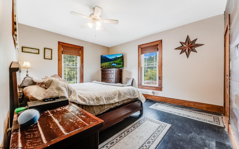3 Pine Street, Barrackville, West Virginia 26559, 4 Bedrooms Bedrooms, 8 Rooms Rooms,1 BathroomBathrooms,Single Family Detached,For Sale,Pine,10161143