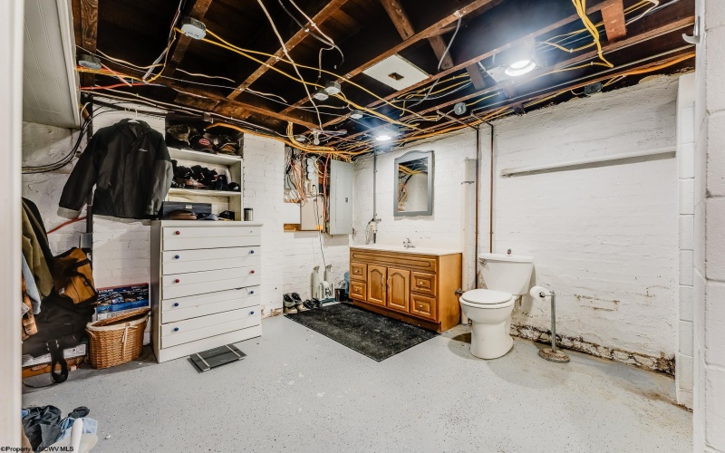 3 Pine Street, Barrackville, West Virginia 26559, 4 Bedrooms Bedrooms, 8 Rooms Rooms,1 BathroomBathrooms,Single Family Detached,For Sale,Pine,10161143