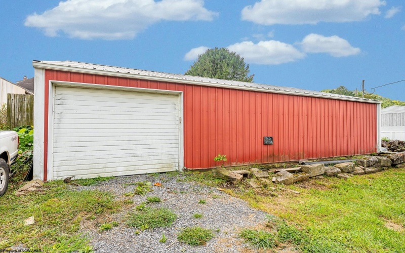 3 Pine Street, Barrackville, West Virginia 26559, 4 Bedrooms Bedrooms, 8 Rooms Rooms,1 BathroomBathrooms,Single Family Detached,For Sale,Pine,10161143