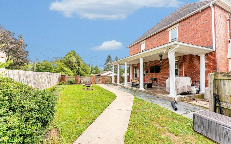 3 Pine Street, Barrackville, West Virginia 26559, 4 Bedrooms Bedrooms, 8 Rooms Rooms,1 BathroomBathrooms,Single Family Detached,For Sale,Pine,10161143