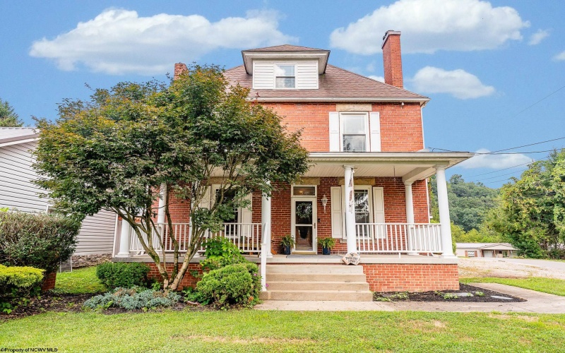 3 Pine Street, Barrackville, West Virginia 26559, 4 Bedrooms Bedrooms, 8 Rooms Rooms,1 BathroomBathrooms,Single Family Detached,For Sale,Pine,10161143